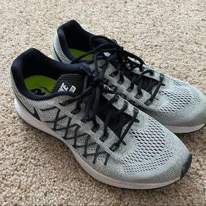 Women's Nike Zoom Pegasus 32 - 11.5